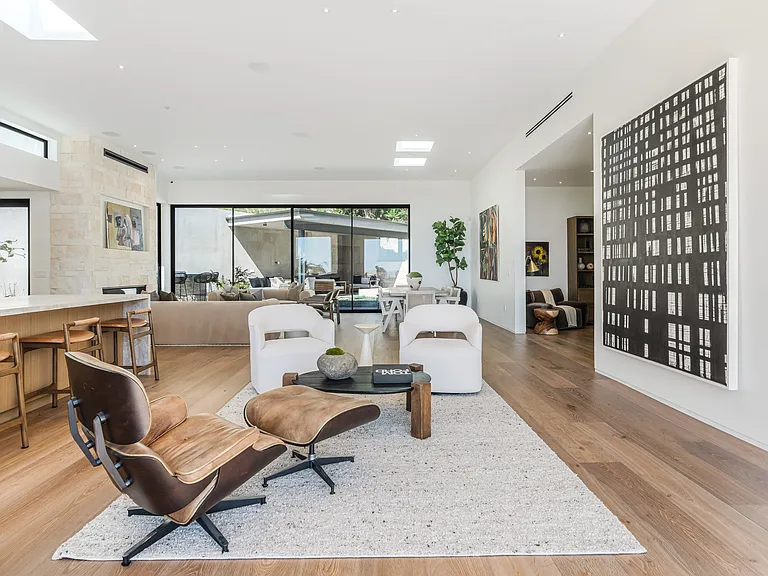 1205 Las Lomas Pl — Photo 16