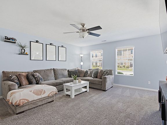 5th image of 13955 Paramount Way