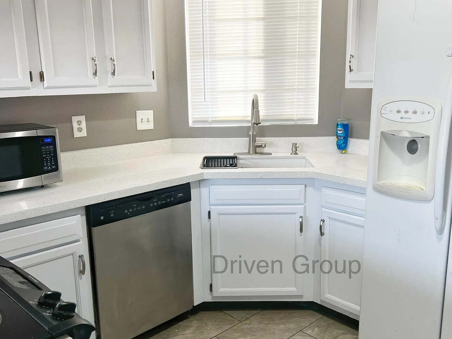 3 bed, 1336 sqft, $2,100 — Photo 1