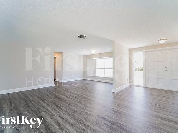2nd image of 76 Oakland Hills Ct