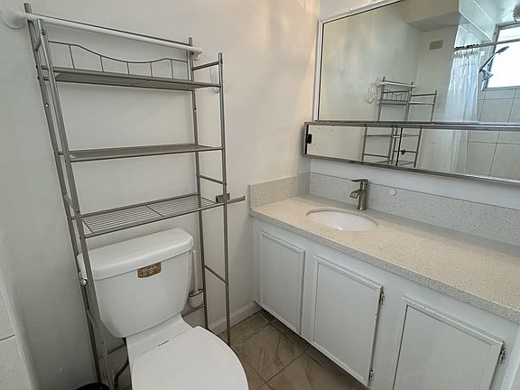 5th image of 1419 Dominis St APT 1106