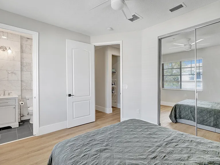 3600 NW 5th Ter — Photo 27