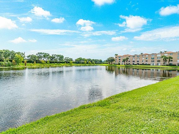 5th image of 5810 Crystal Shores Drive #301