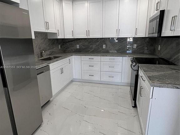4th image of 3315 SW 91st Ave