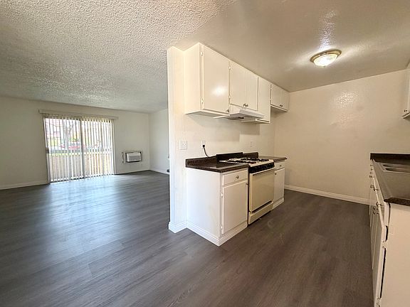 4th image of 6401 Lincoln Ave