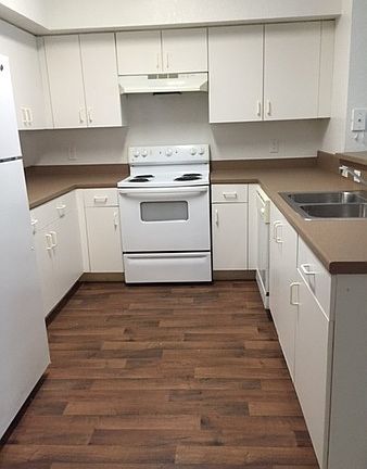 3rd image of 417 Jordan Stuart Cir APT 111