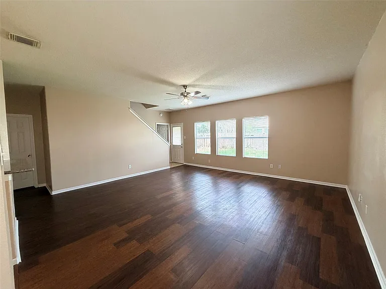 15423 Fir Woods Ln — Photo 7