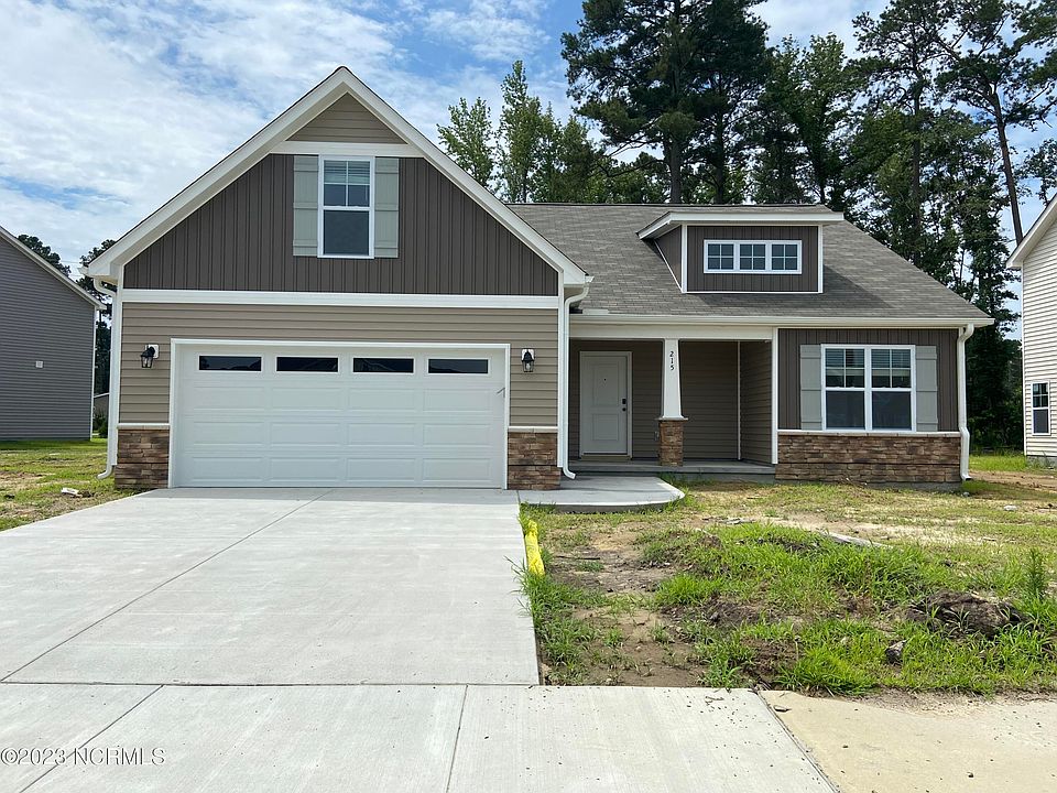 1st image of 215 Sequoia Drive
