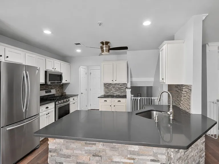 209 Blue Heron Dr — Photo 34
