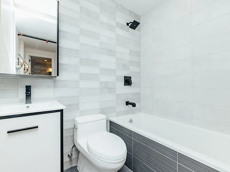 987 Willoughby Ave #5A — Photo 20