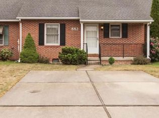 882 Rustic Hill Dr, Chambersburg, PA 17201