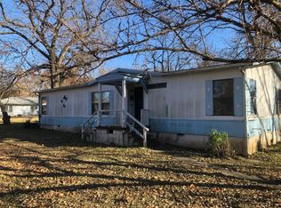 615 W Poplar St, Independence, KS 67301