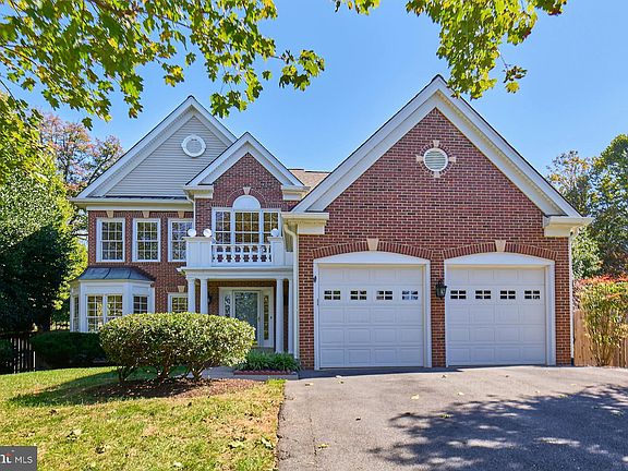 2nd image of 2561 Holly Manor Dr