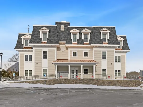 441 Essex St Unit 302, Swampscott, MA 01907