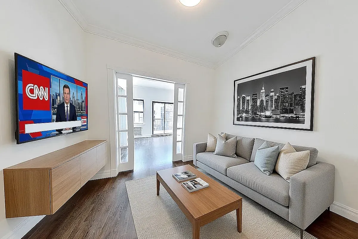 322 West 14th Street — Photo 2