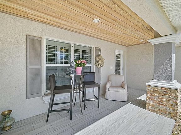 3rd image of 917 Albert AVE
