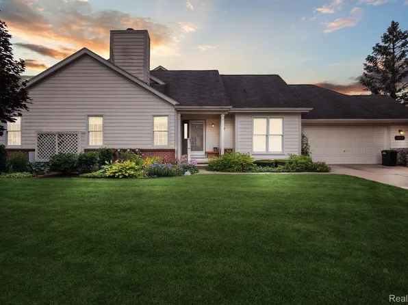 39837 Eagle Trace Dr, Northville, MI 48168