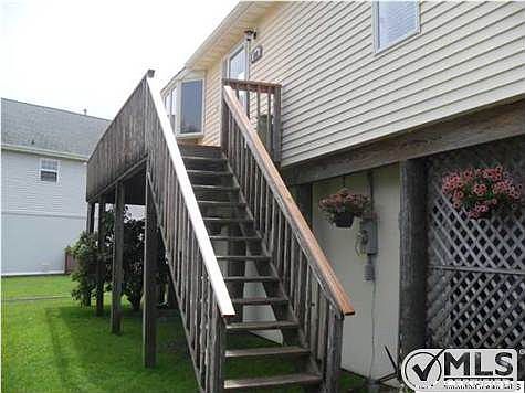 4th image of 104 Adriatic Ave