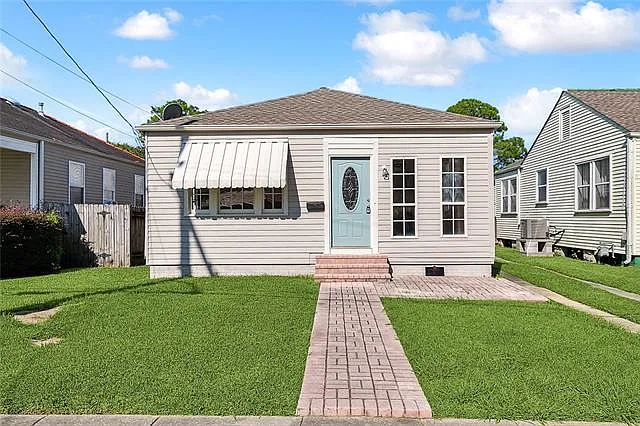 5658 Marshal Foch St — Photo 2