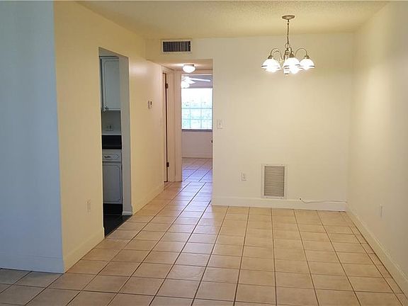 3rd image of 4325 Aegean Dr APT 116B