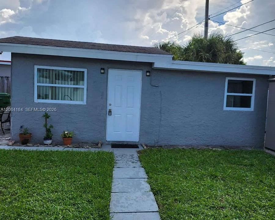 137 Abaco Dr #1