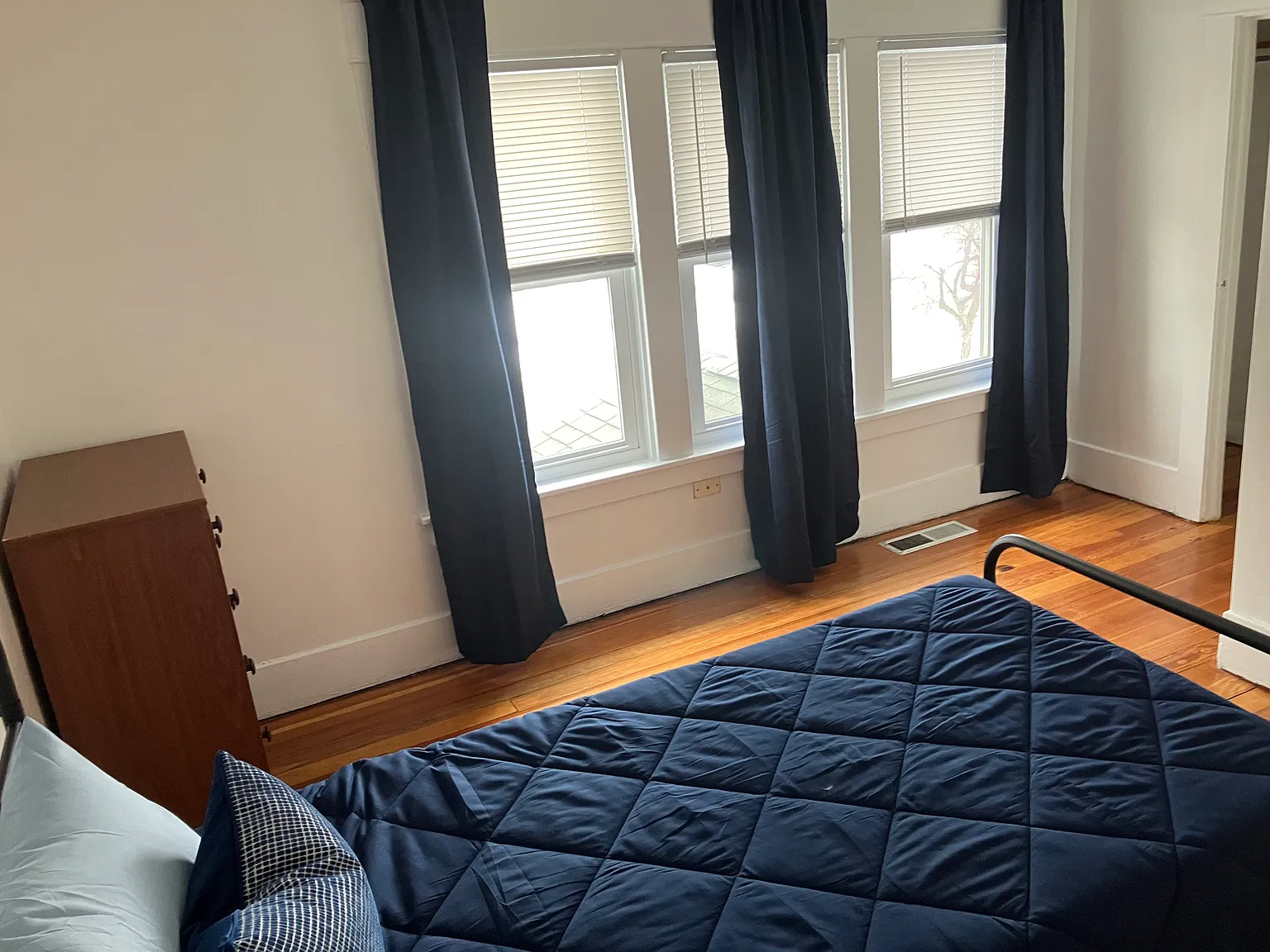6 bed, 3000 sqft, $600 — Photo 3
