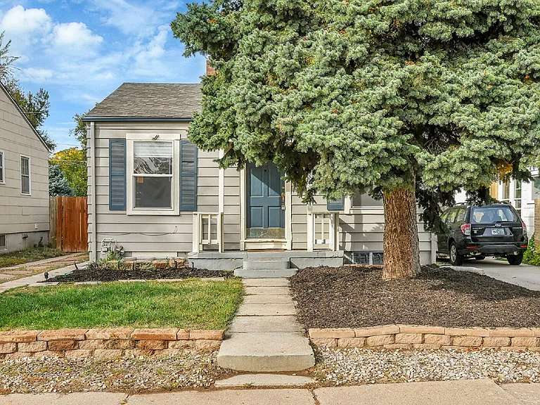 2245 S Franklin St — Photo 1