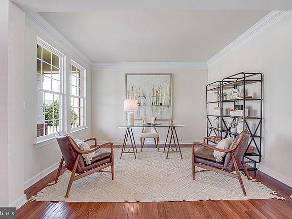 5th image of 125 Coachman Cir
