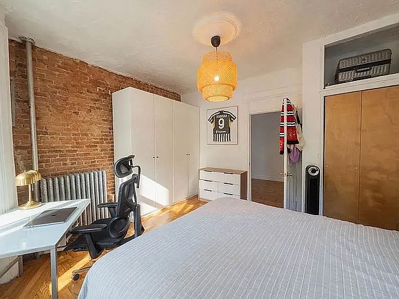 3rd image of 1054 Bergen St #C1wop