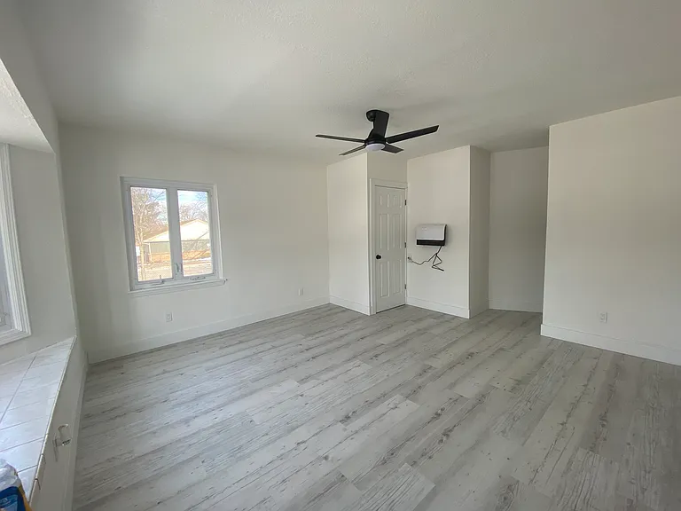 2038 Warren St — Photo 7