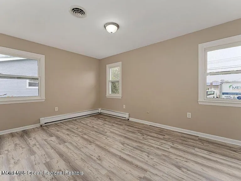 34 Bell St — Photo 21