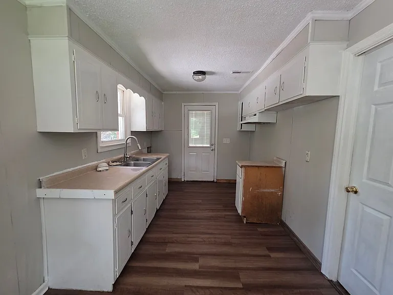 165 Stanford St — Photo 14
