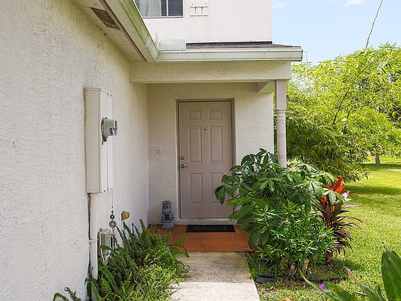 3rd image of 6101 Azalea Cir