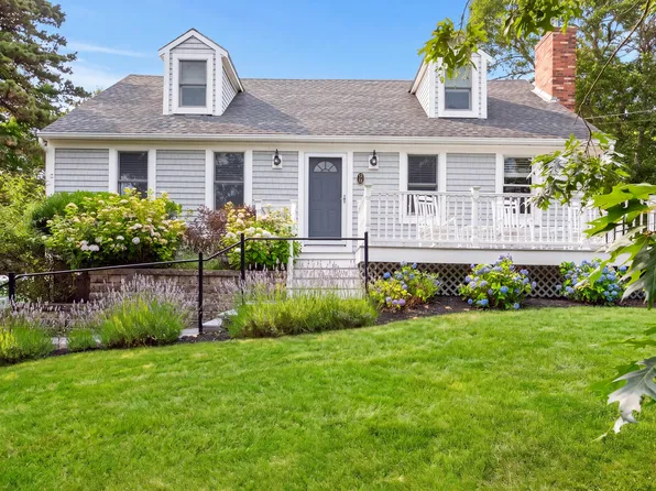 25 Marthas Lane, Harwich, MA 02645