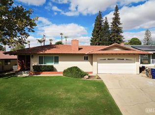 2924 Crest Dr, Bakersfield, CA 93306