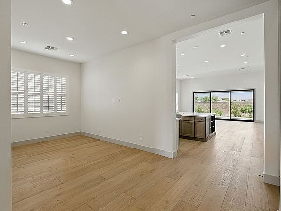 5th image of 2642 E Longhorn Ct