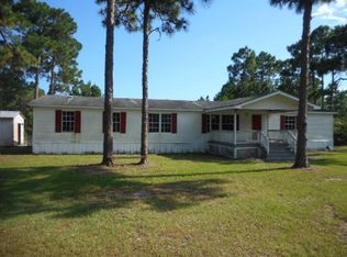 176 Twin Lakes Rd, Eastpoint, FL 32328