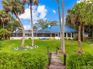 672 SE Norsemen Dr, Port Saint Lucie, FL 34984