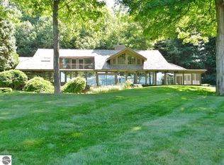 7200 Peninsula Dr, Traverse City, MI 49686
