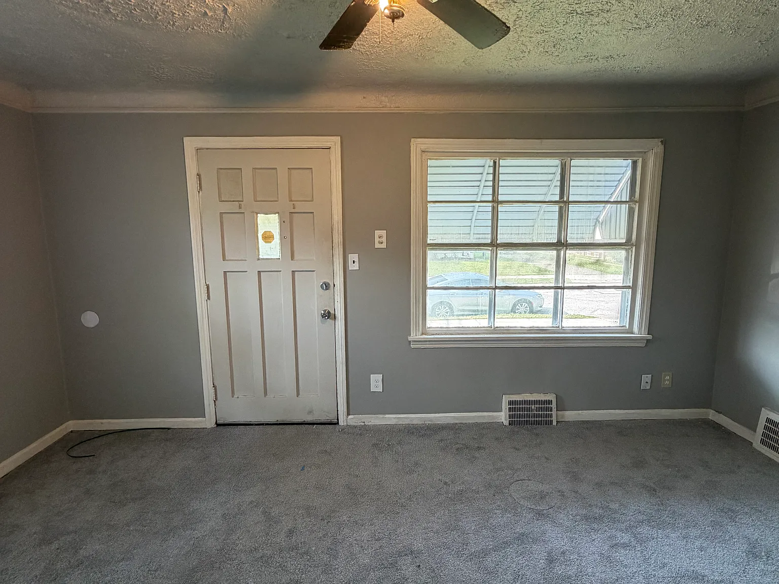 3 bed, $1,300 — Photo 3