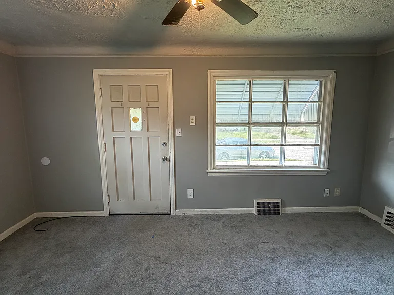 11913 Avon Ave — Photo 3