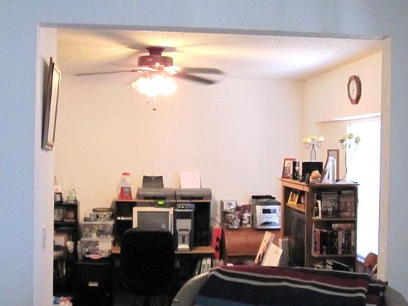 3rd image of 4425 Dolphin Dr