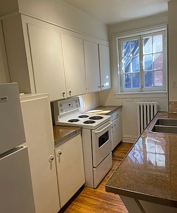 4th image of 325 Cooper St #Bachelor