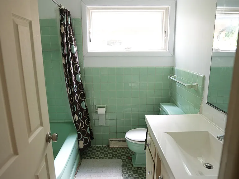 1801 Winsted Blvd — Photo 14