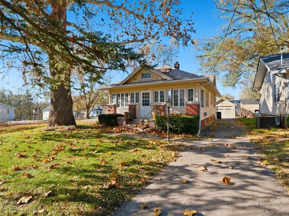 1408 E 33rd St, Des Moines, IA 50317