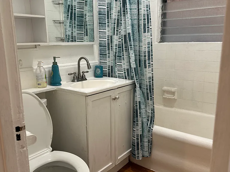 122 S Cedar St #6 — Photo 10