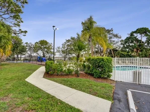 1628 Carriage Brooke Drive, Wellington, FL 33414