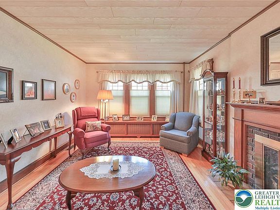 5th image of 300 Princeton Ave