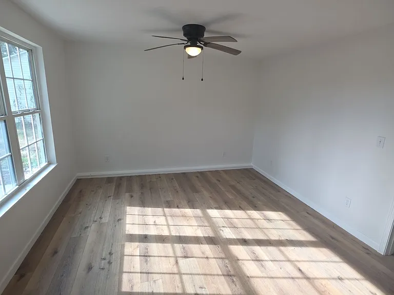 1301 Phillips Dr — Photo 6