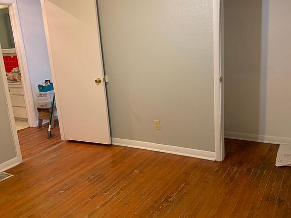 2nd image of 4813 Staples Ave